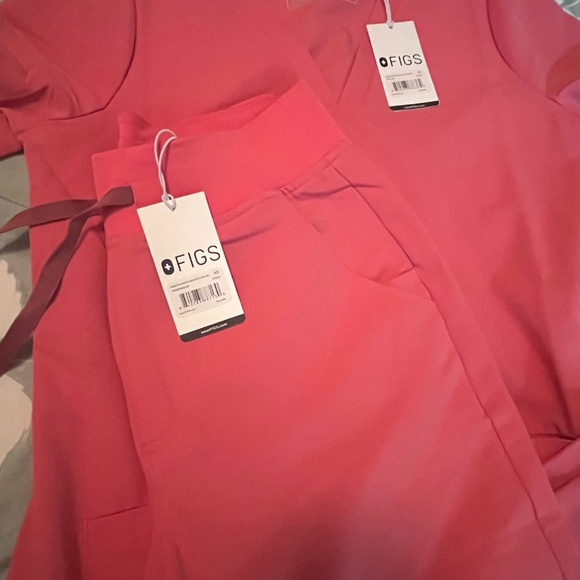 FIGS Women’s Scrub Set NWT - Picture 3 of 3